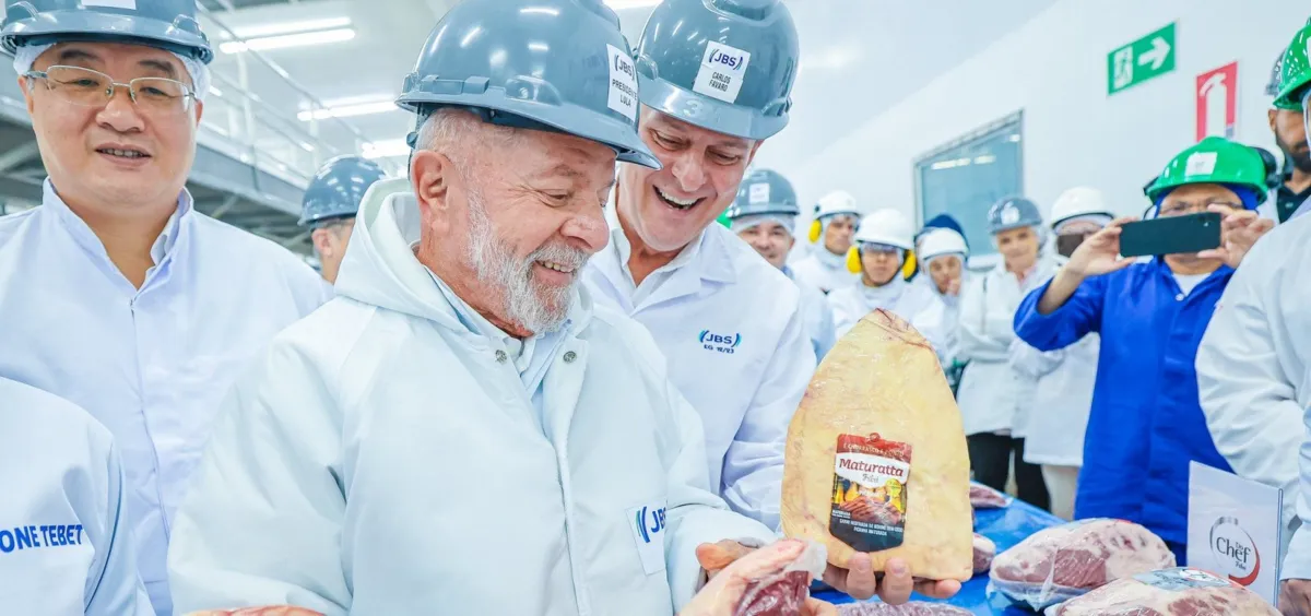 Presidente Lula (PT) em visita ao frigorífico no Mato Grosso do Sul