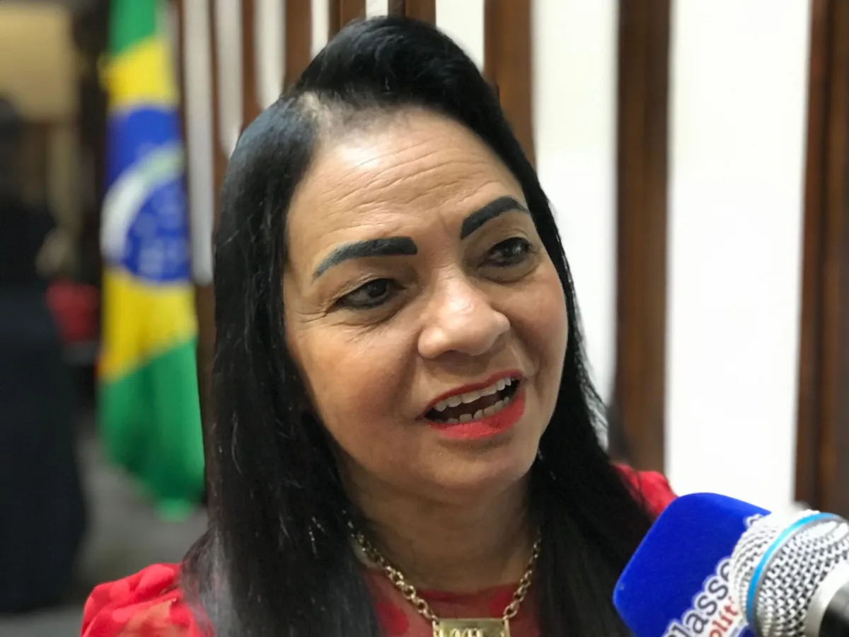 Prefeita de Lauro de Freitas, Moema Gramacho, participa dos 44 anos do PT na Alba