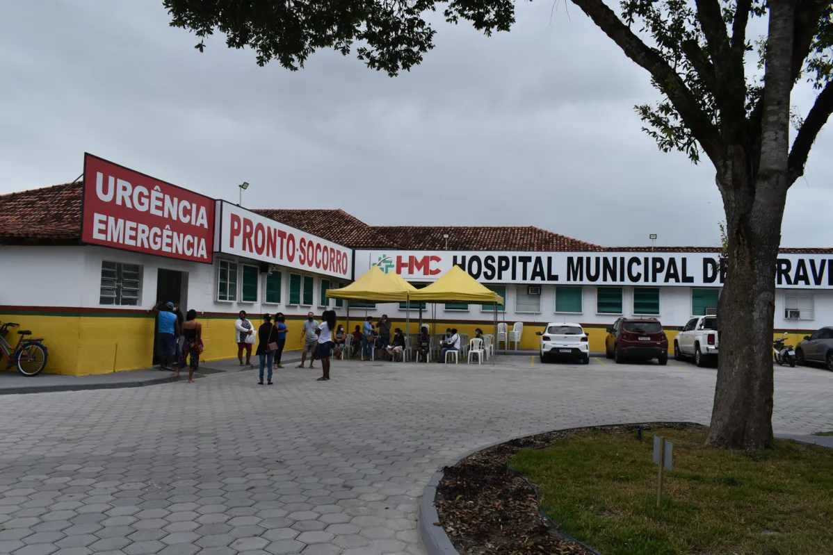 Motociclista foi encaminhado ao Hospital Municipal de Caravelas.