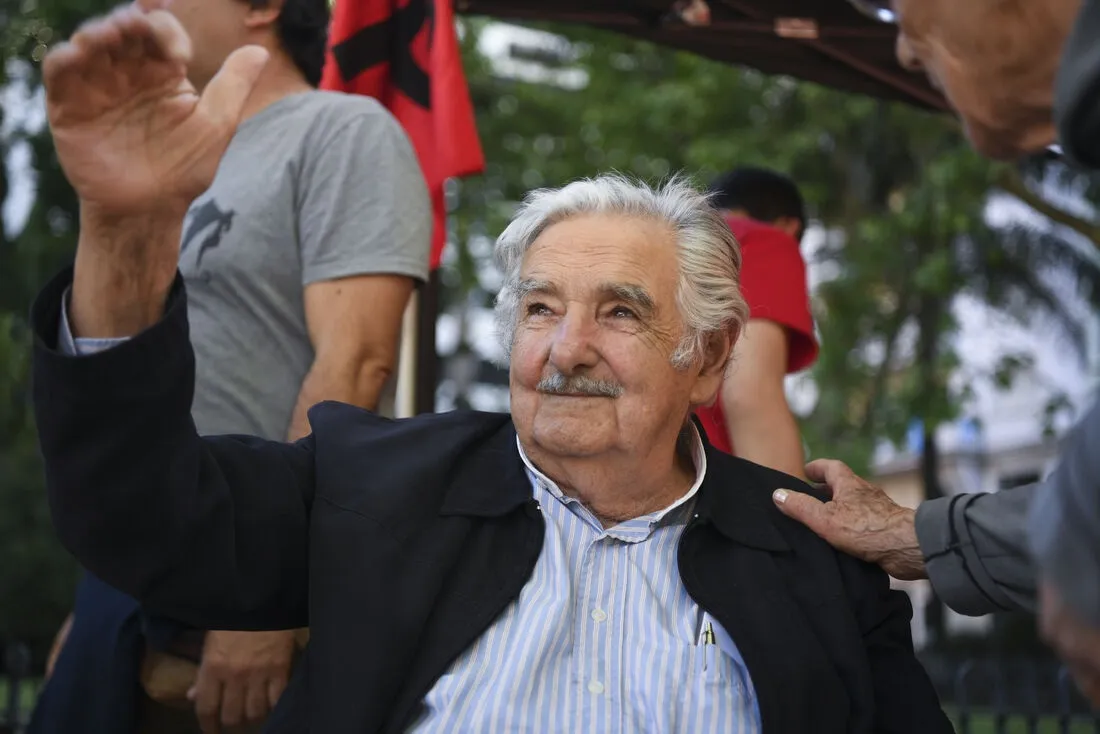 Imagem ilustrativa da imagem Mujica descarta tratar seu tumor fora do Uruguai e agradece apoio