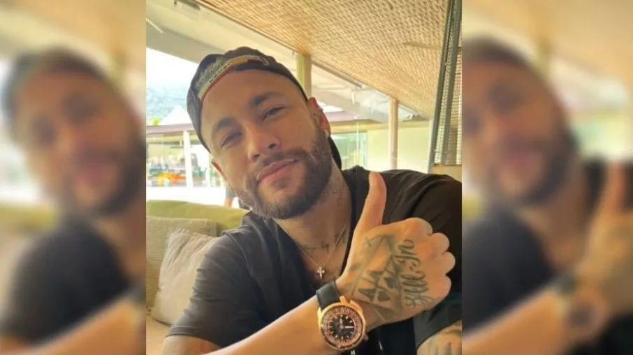 Relógio utilizado por Neymar é avaliado em 280 mil dólares (aproximadamente R$ 1,3 milhão)