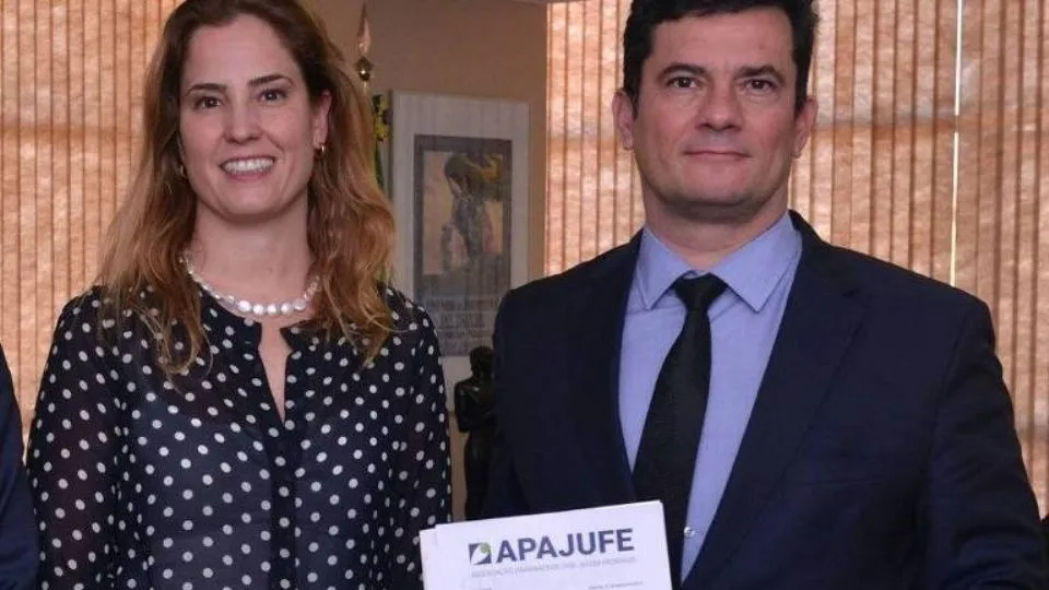 Gabriela Hardt e Sérgio Moro terão suas condutas julgadas nesta terça-feira, 16