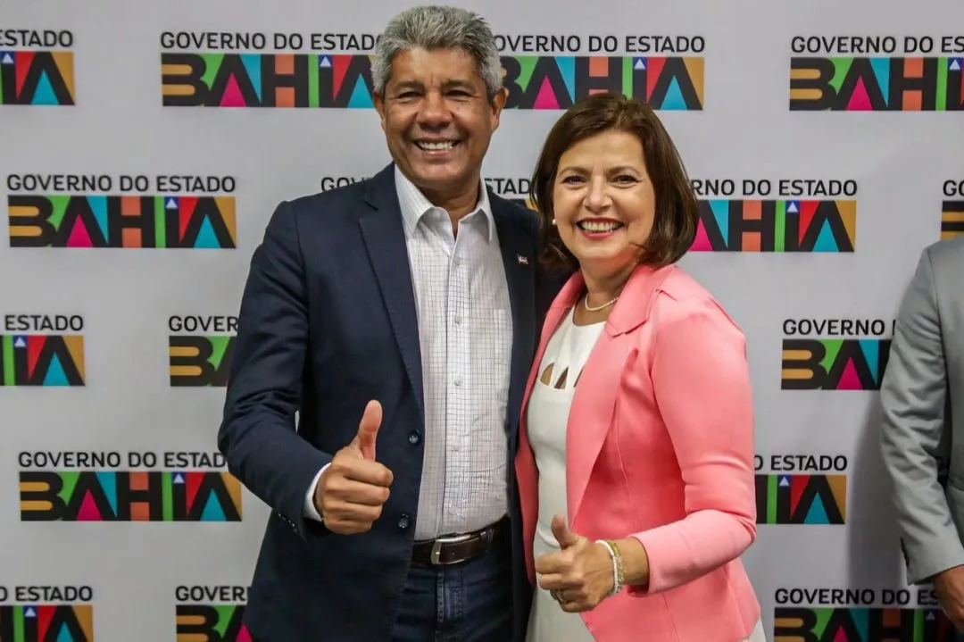 Secretária da Educação, Adélia Pinheiro, e o governador Jerônimo Rodrigues (PT)
