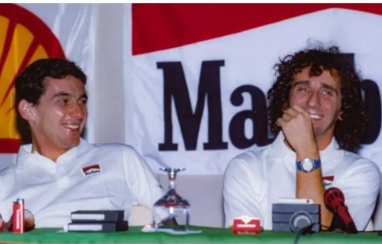 Alain Prost homenageia Ayrton Senna