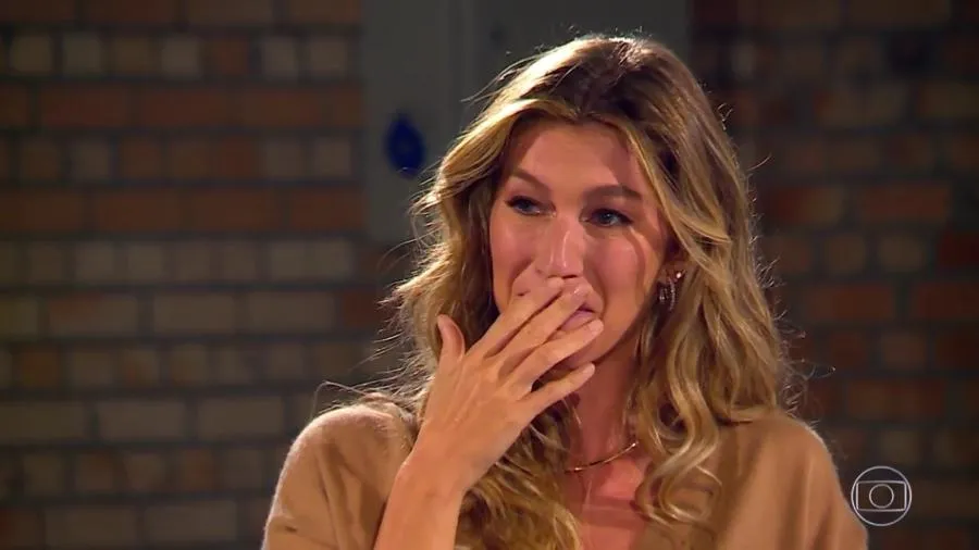 Imagem ilustrativa da imagem Vídeo: Gisele Bündchen chora ao ser parada em blitz: "Nada me protege"