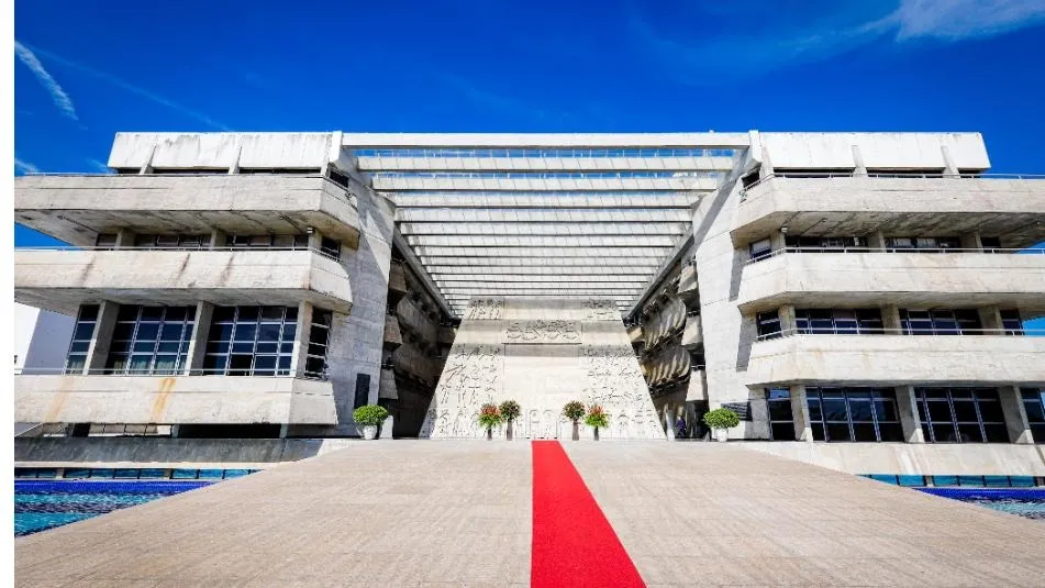 Além das sessões ordinárias e as reuniões ordinárias dos colegiados, há previsão de sessão especial e atividades de entidades e público externo