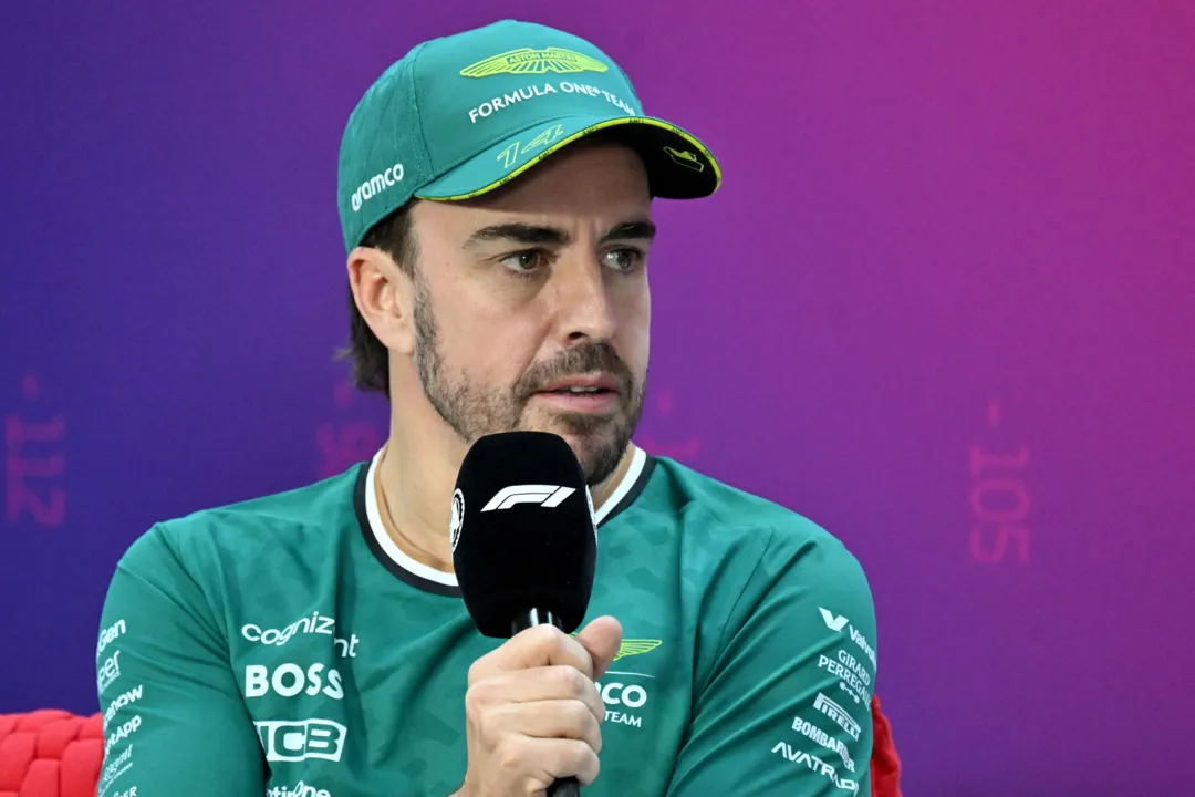 Fernando Alonso durante coletiva