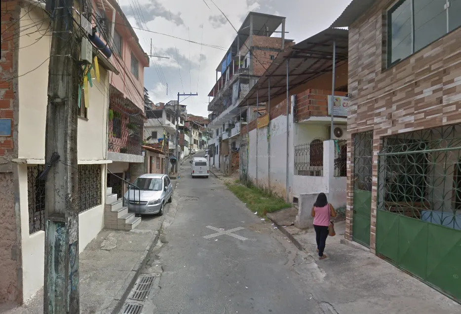 Ainda não se sabe a quantidade de bandidos que invadiram a residência, localizada na rua da Guiné