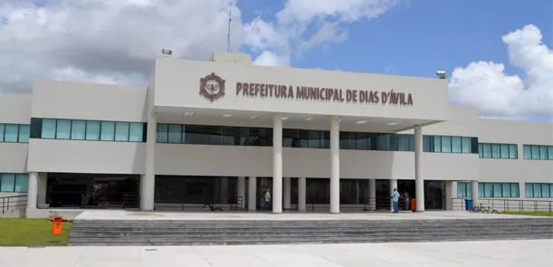 Fachada da prefeitura de Dias D'Ávila