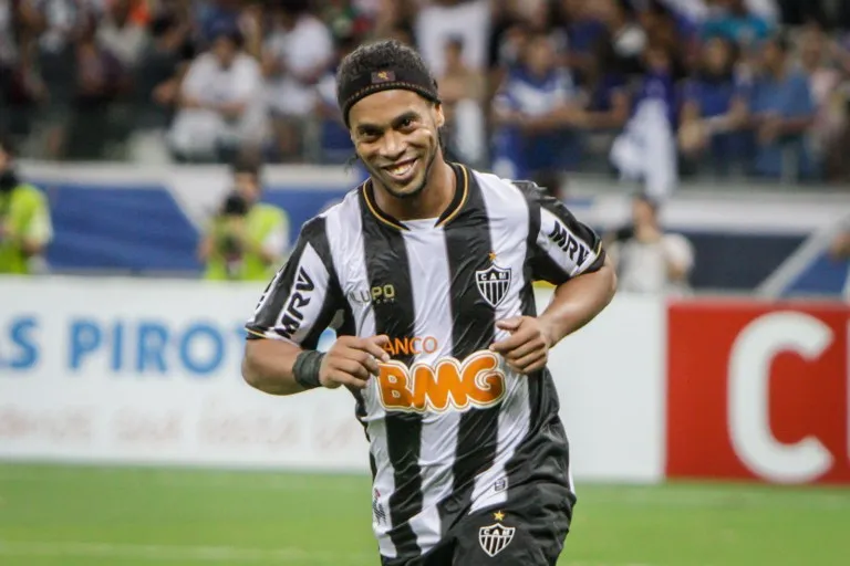 Ronaldinho Gaúcho no clássico contra o Cruzeiro em 2013