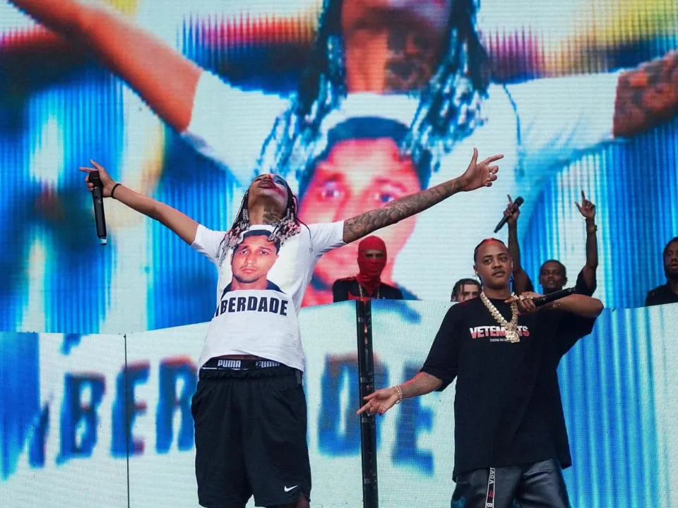 Imagem ilustrativa da imagem Atração do Lollapalooza, rapper homenageia líder do Comando Vermelho