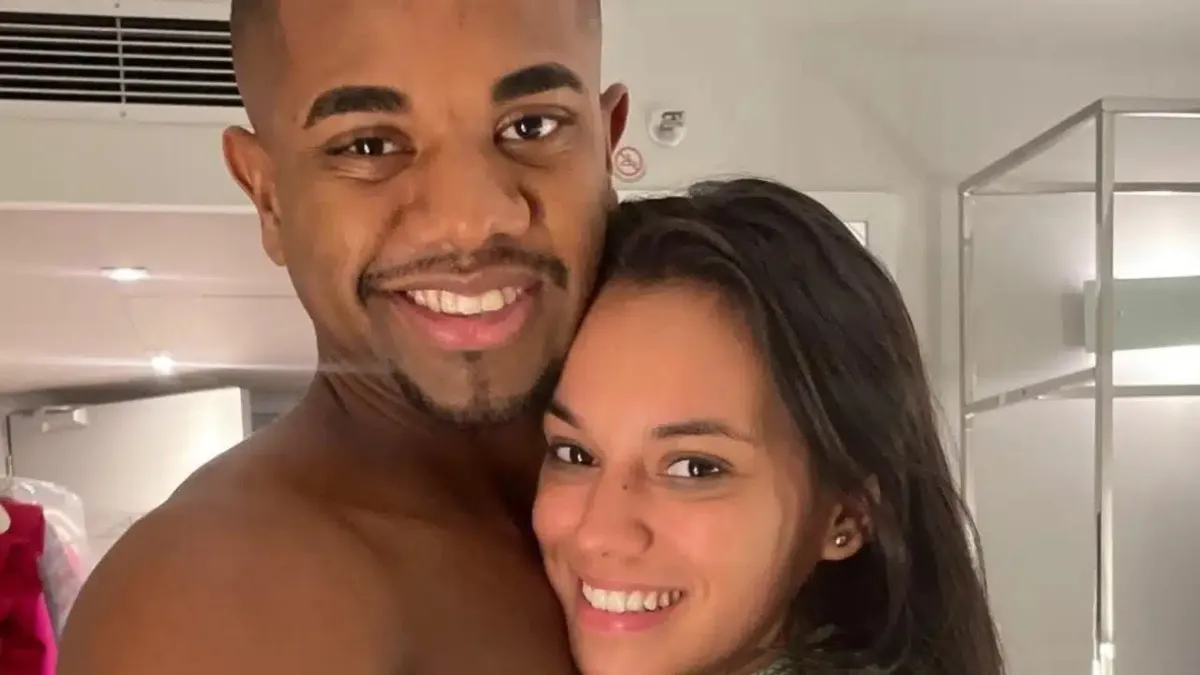 Davi e Alane conviveram no BBB e passaram três horas juntos em hotel após o programa