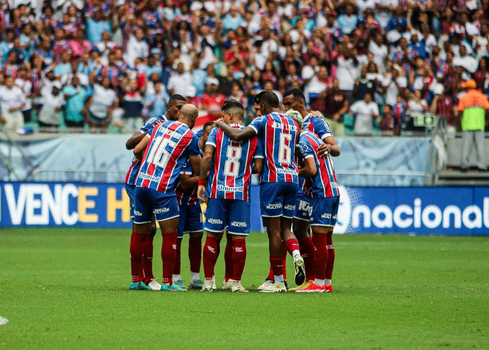 Jogadores do Bahia reunidos antes de jogo na Arena Fonte Nova