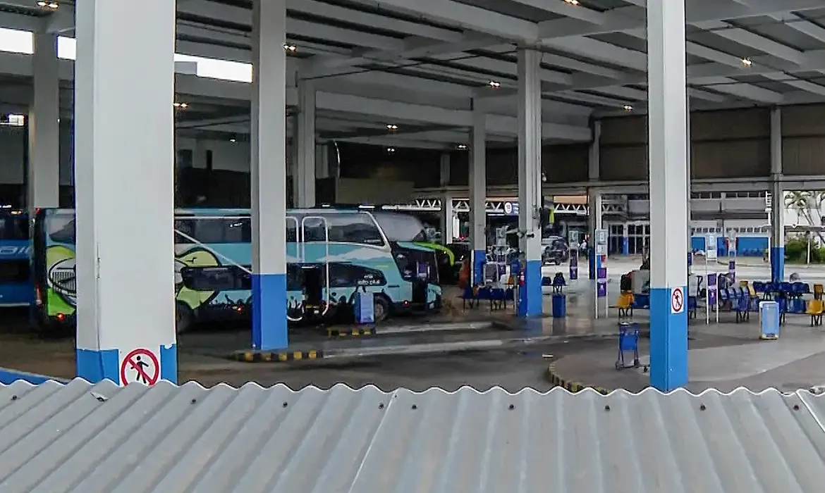 Vítima foi alvejada por três tiros, que atingiram o coração, pulmão e baço