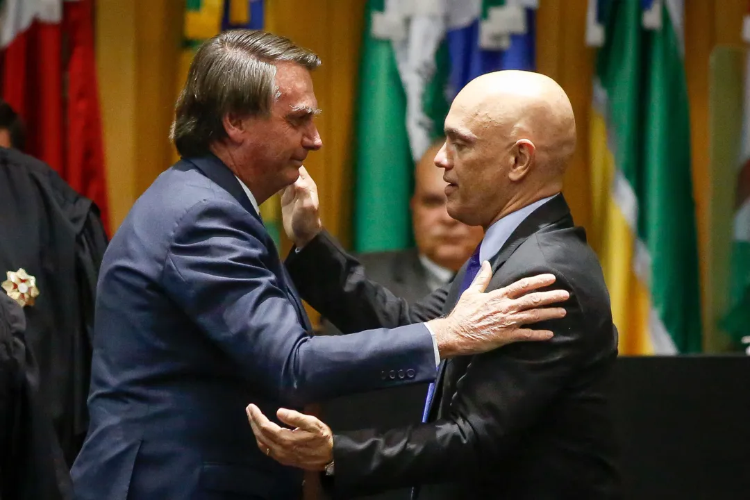 Bolsonaro foi presidente da República e Alexandre de Moraes é ministro do STF