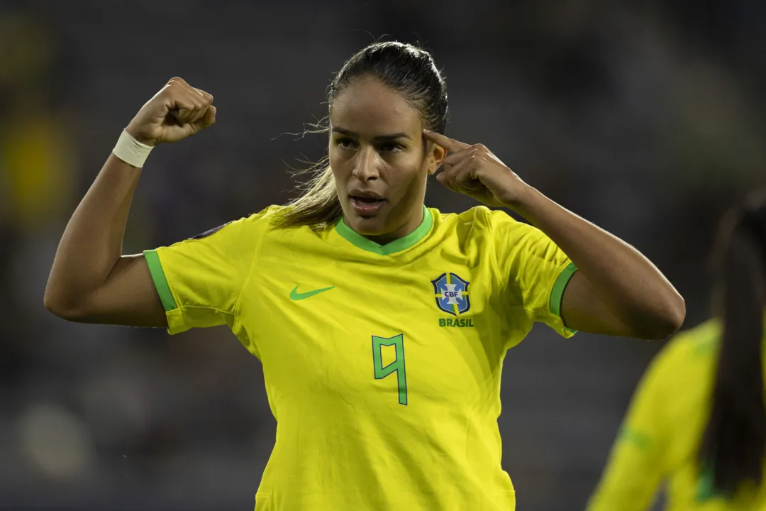 Gabi Nunes comemora gol nas quartas de final, contra a Argentina