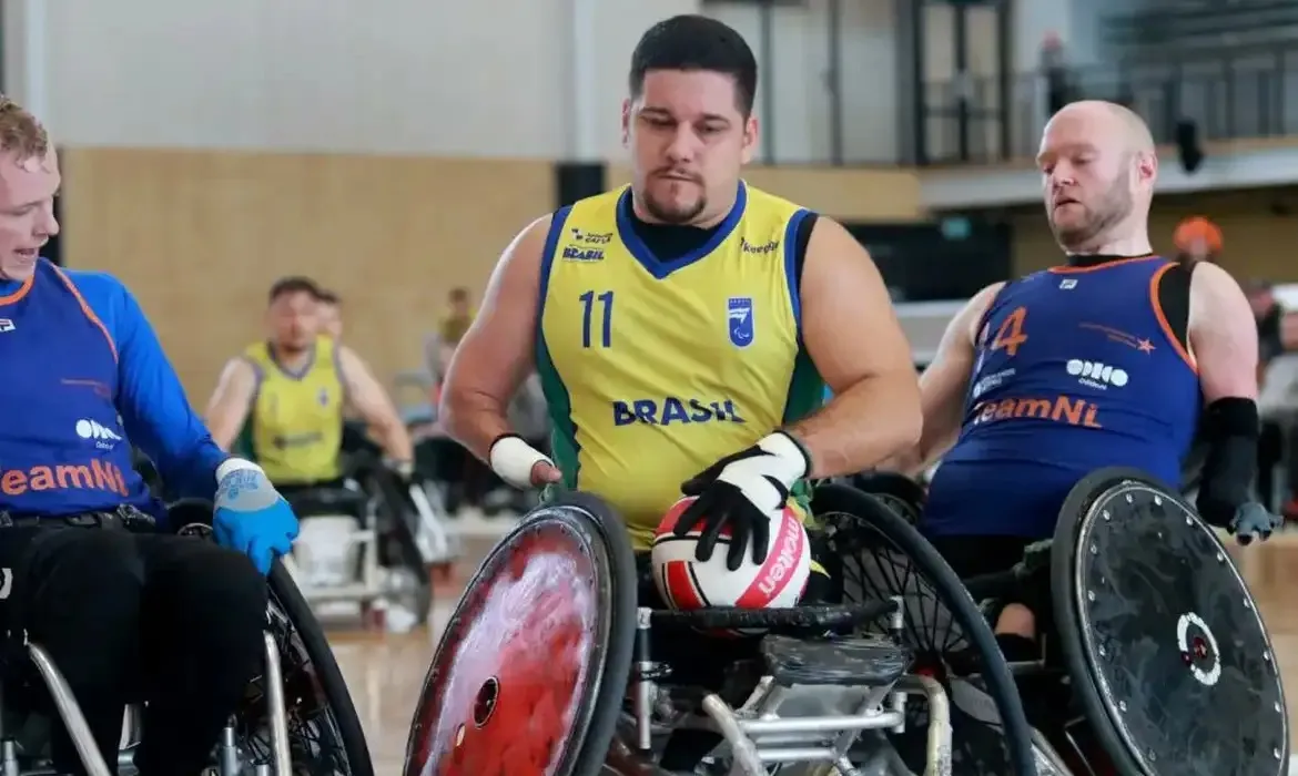 A seleção derrotou a Holanda e avançou para a semifinal do Qualificatório disputado em Wellington (Nova Zelândia). Os três primeiros colocados se garantem em Paris