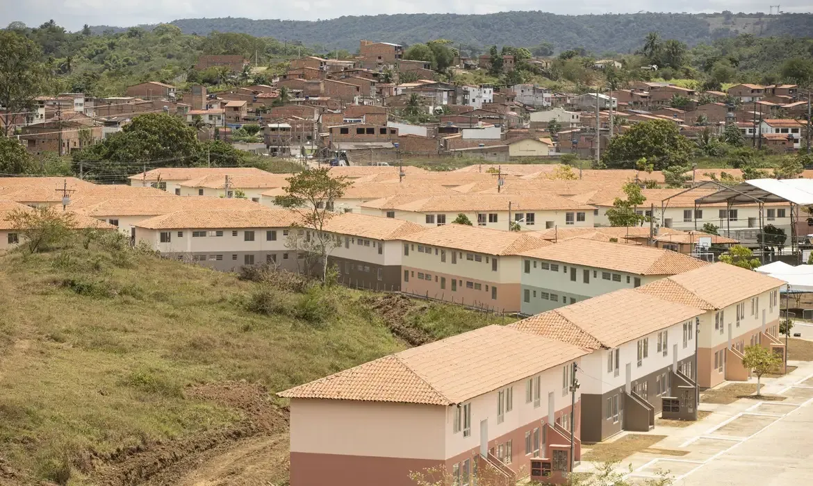 O déficit habitacional absoluto por região é  de 1.761.032 no Nordeste