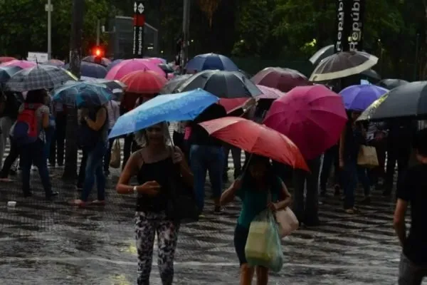 Próximos cinco dias vão intercalar chuvas intensas, isoladas e tempestades