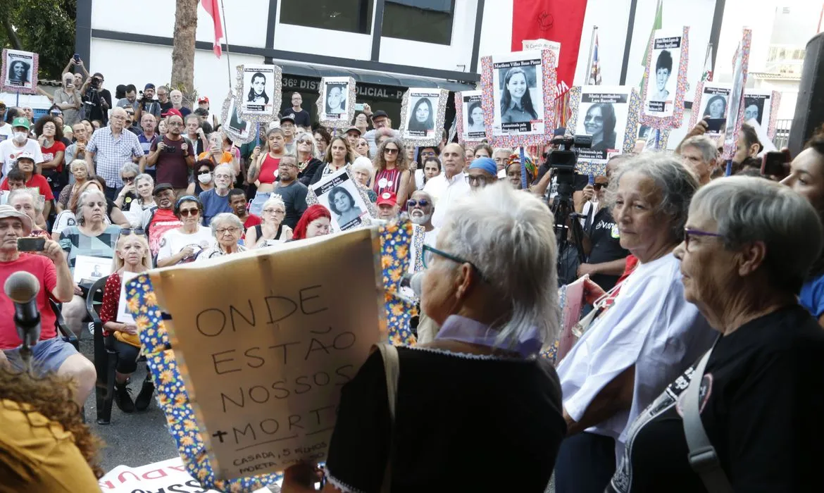 Manifestantes lembraram as vítimas de tortura durante a ditadura militar