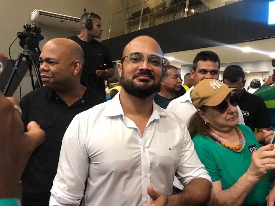 Capitão Alden foi uma das lideranças políticas locais a receber o ex-presidente Bolsonaro em Salvador