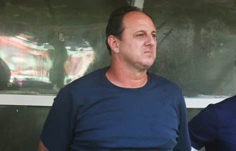 Rogério Ceni antes do início da partida deste domingo, 3.