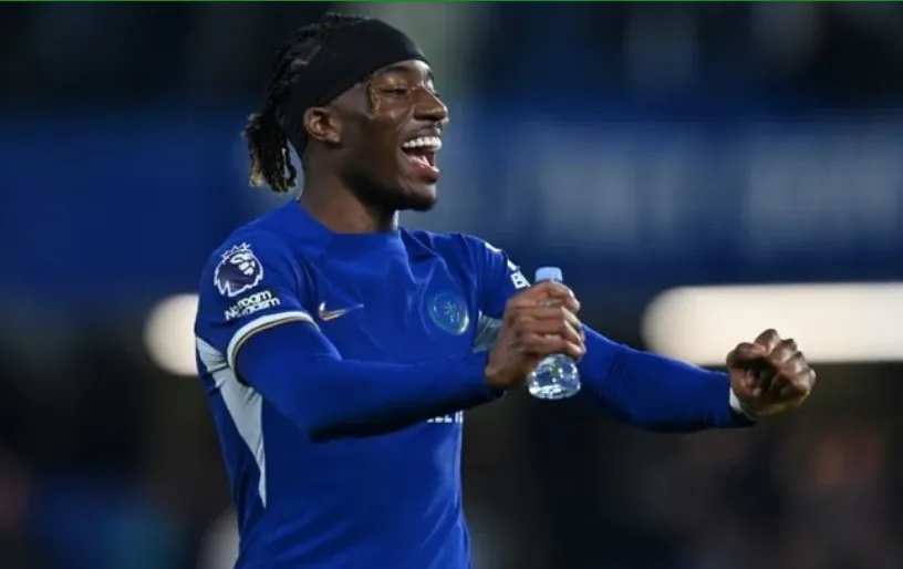Nesta quinta-feira, em Stamford Bridge, o Tottenham pagou caro pelos seus dois pontos fracos: os jogos fora de casa e os lances de bola parada