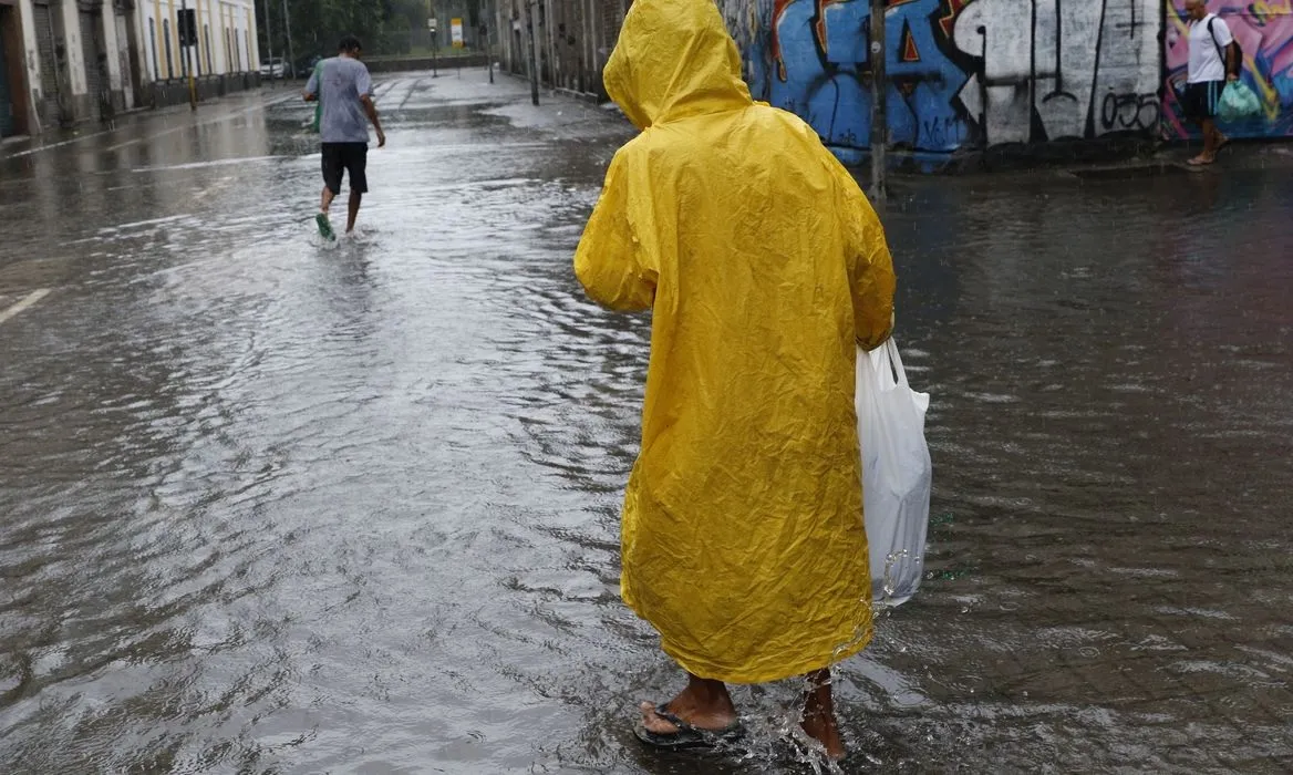 Imagem ilustrativa da imagem Chuvas no Rio: Norte e Noroeste podem ter 200mm até domingo