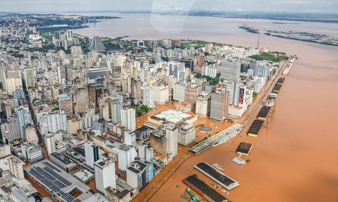 Capital gaúcha, Porto Alegre completamente tomada pelas enchentes