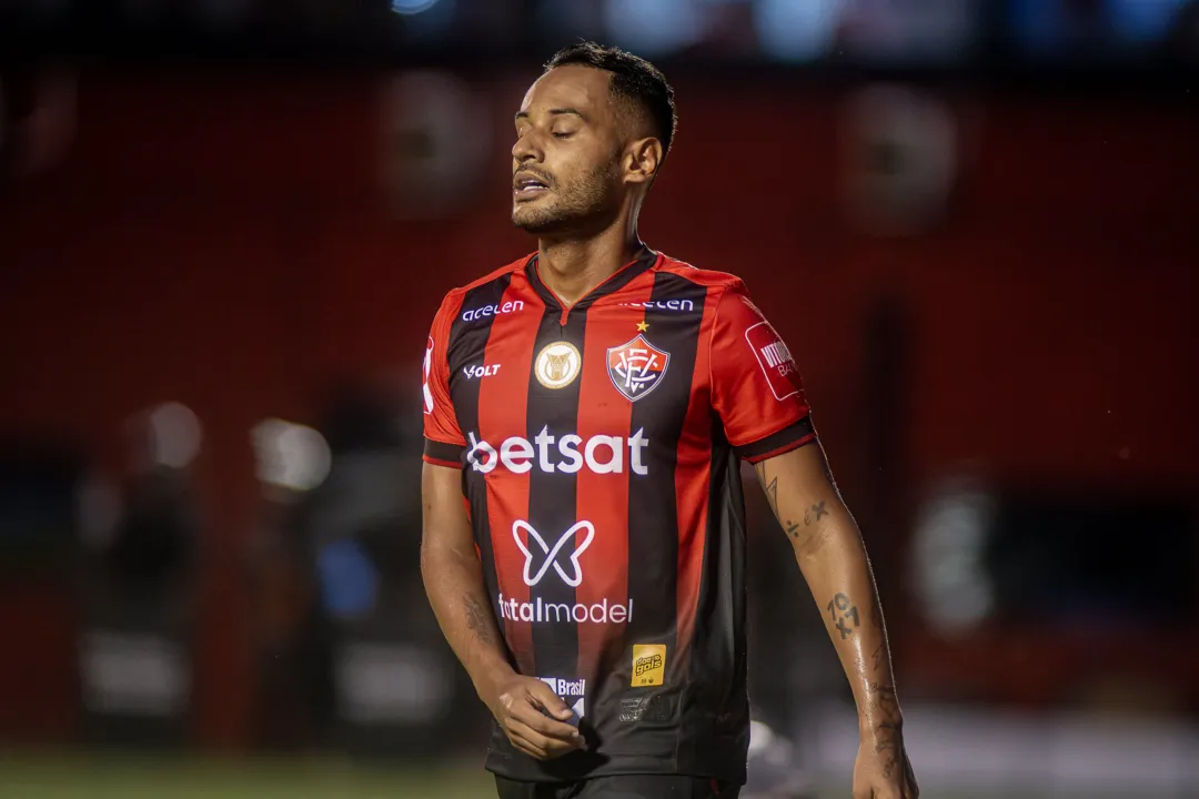 Mateus Gonçalves é opção para o ataque do Vitória