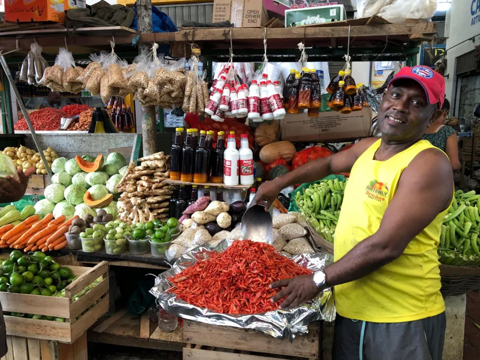 Comerciantes aproveitam a movimentação para faturar na semana santa