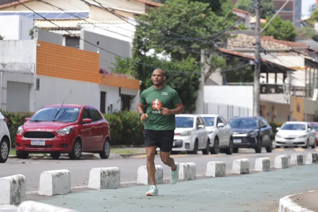 Flavio Simas é profissional de Educação Física e dono de um clube de corrida