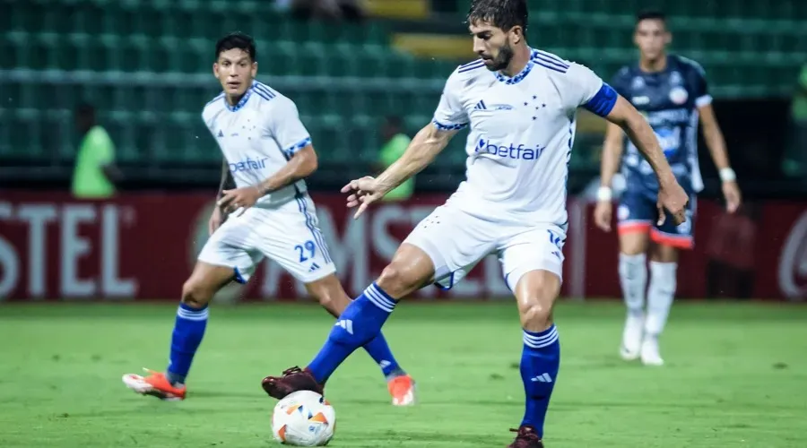 Lucas Silva foi o autor do primeiro gol cruzeirense