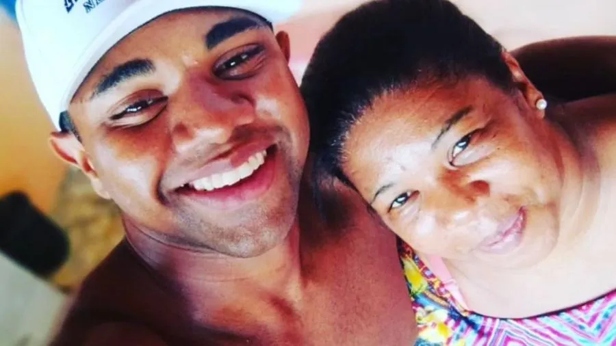 Davi e sua mãe Elisângela Brito