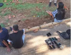 Os suspeitos de roubo a passageiros foram flagranteados por policiais