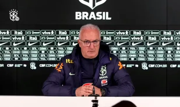 Dorival Júnior concedeu entrevista coletiva na tarde desta segunda-feira, 25.