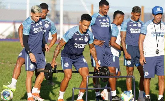 Elenco se reapresenta de olho no Botafogo.