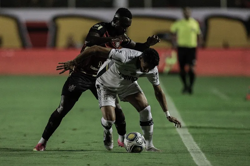 Vitória venceu  o Treze por 3 a 0, mas foi elimininado do Nordestão