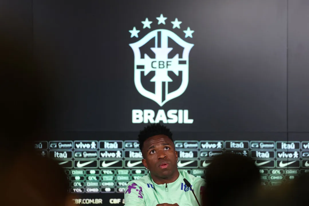 Vini Jr. durante coletiva pré-jogo
