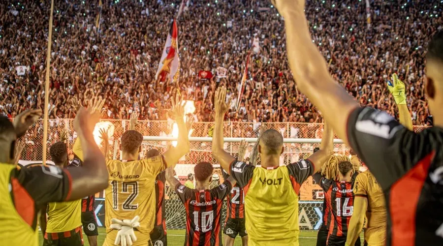 Vitória mantém invencibilidade de 19 jogos no Barradão