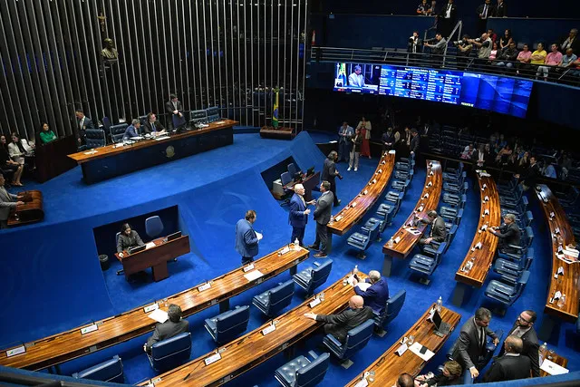 Na ordem do dia, PEC 45/2023, que prevê como mandado de criminalização a posse e o porte de entorpecentes e drogas afins sem autorização ou em desacordo com determinação legal ou regulamentar