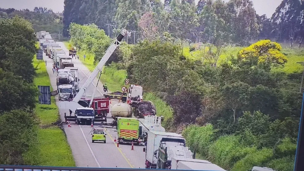 Congestionamento supera 20 km no sentido sul e 38 km no norte