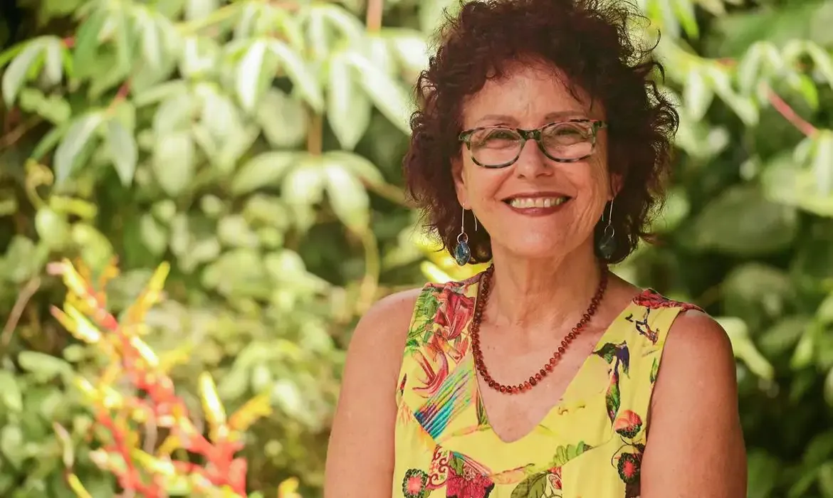 Escritora e poetisa Roseana Murray, de 73 anos