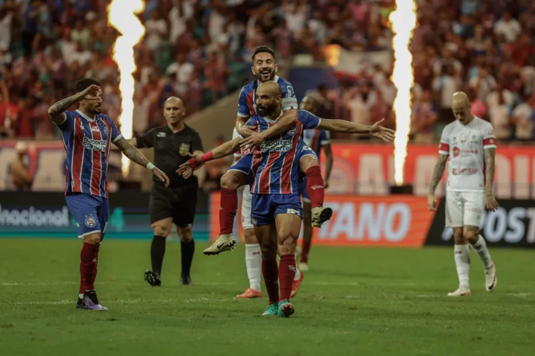 Thaciano marcou o primeiro gol do Bahia contra o Náutico