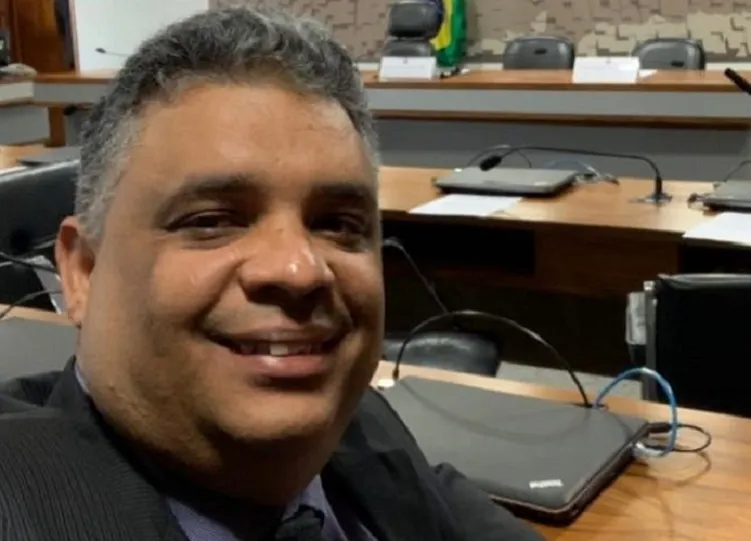 Ex-prefeito, Léo (PSB), teria recebido montante de R$ 89.200,00, equivalente a 16,71%, de toda diária paga entre os anos de 2013 e 2014