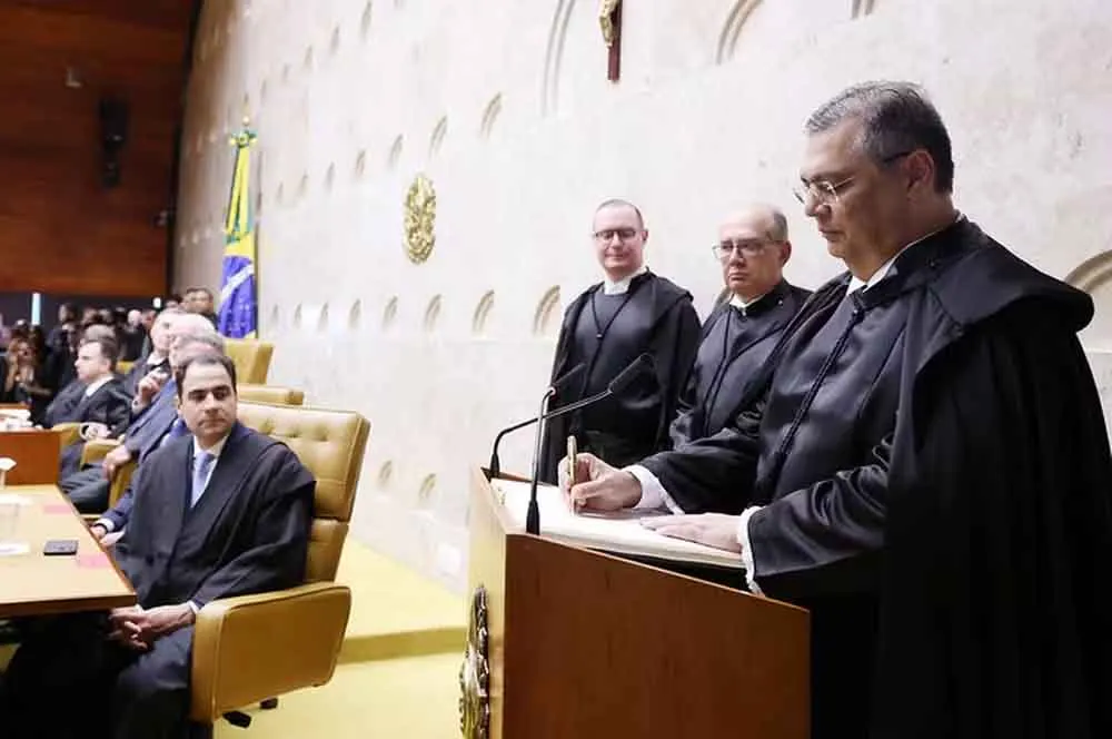 Flávio Dino toma posse como ministro do STF