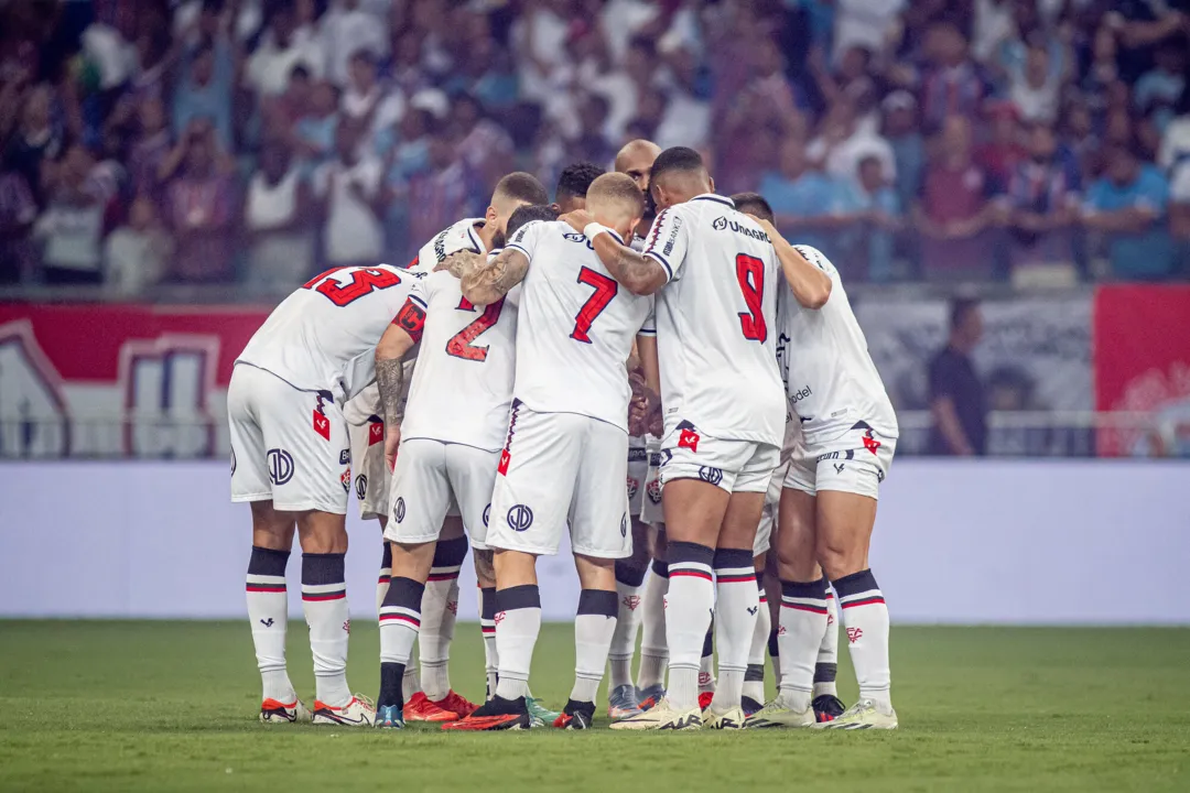 O Vitória precisa vencer pela Copa do Nordeste para voltar ao G-4