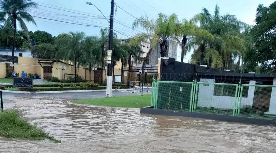 Lauro de Freitas é atingida por fortes temporais nesta quarta-feira