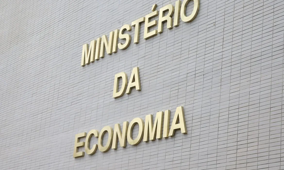 No fim de dezembro, o governo tinha editado medida provisória para revogar projeto de lei aprovado pelo Congresso e reonerar a folha de pagamento para 17 setores da economia