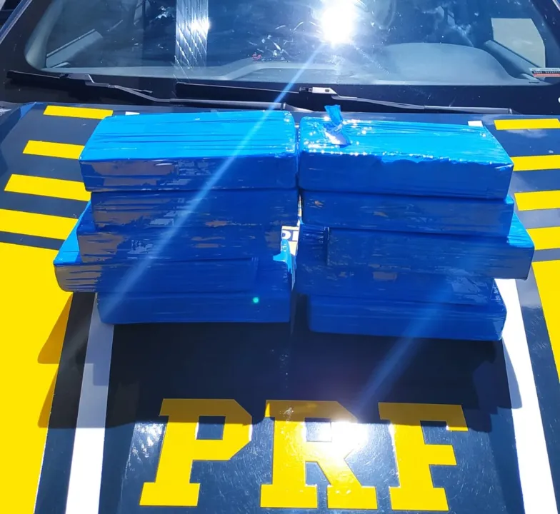Homem é preso após PRF apreender 10 kg de cocaína em Paulo Afonso